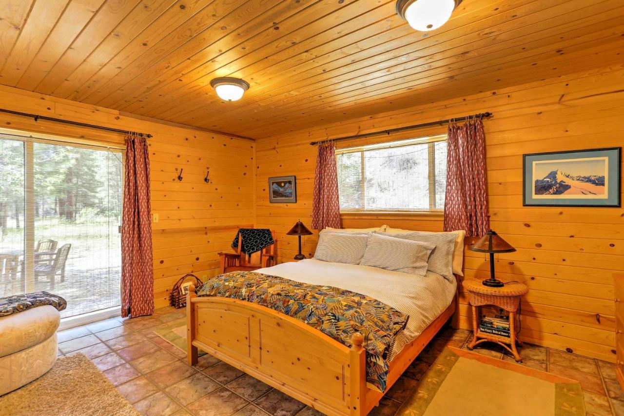 Romantic Riverfront Cottage - 1 Mile To Winthrop! Exterior photo